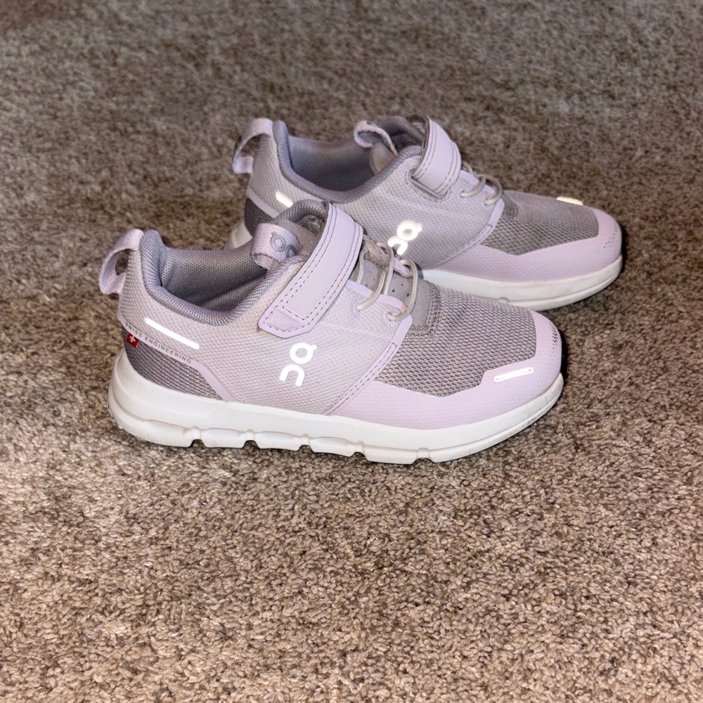 On Kids Lightweight Lavender and Light Blue Sneakers